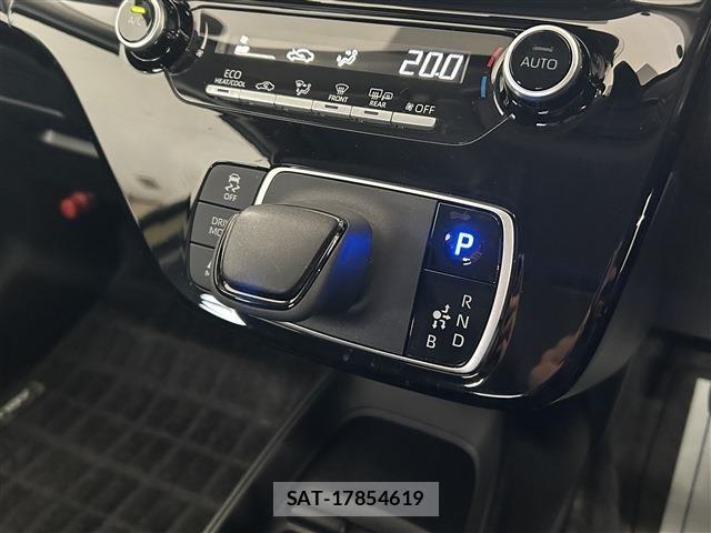 Toyota AQUA 2024-09 8740388-20