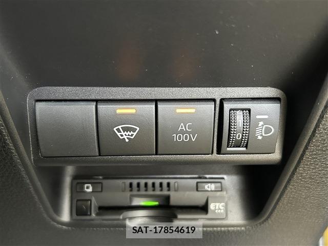 Toyota AQUA 2024-09 8740388-21
