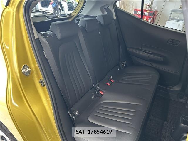 Toyota AQUA 2024-09 8740388-24