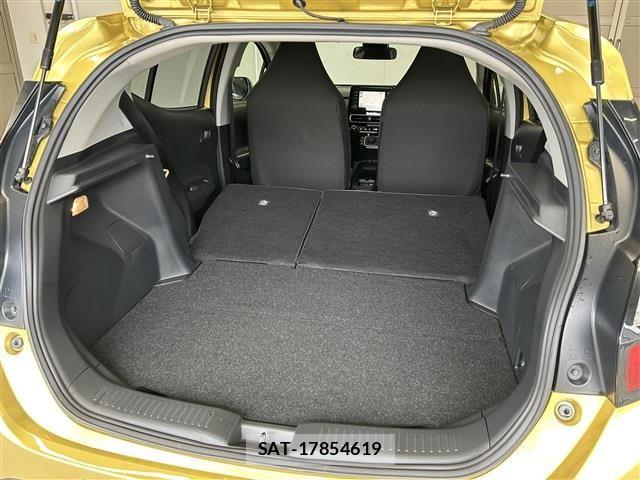 Toyota AQUA 2024-09 8740388-26