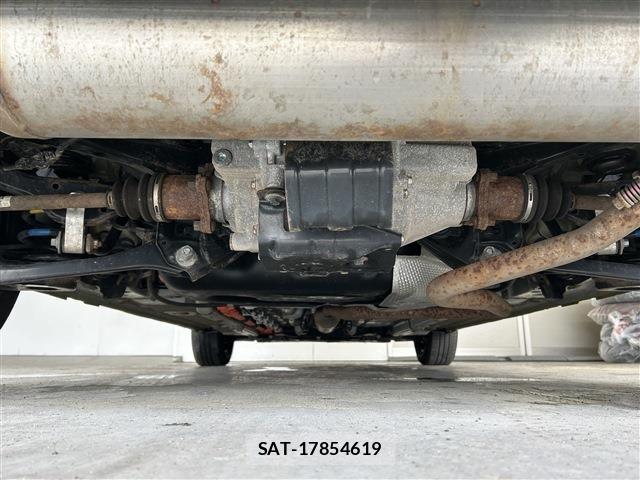 Toyota AQUA 2024-09 8740388-27