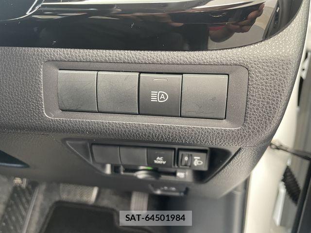 Toyota AQUA 2023-07 8740391-15
