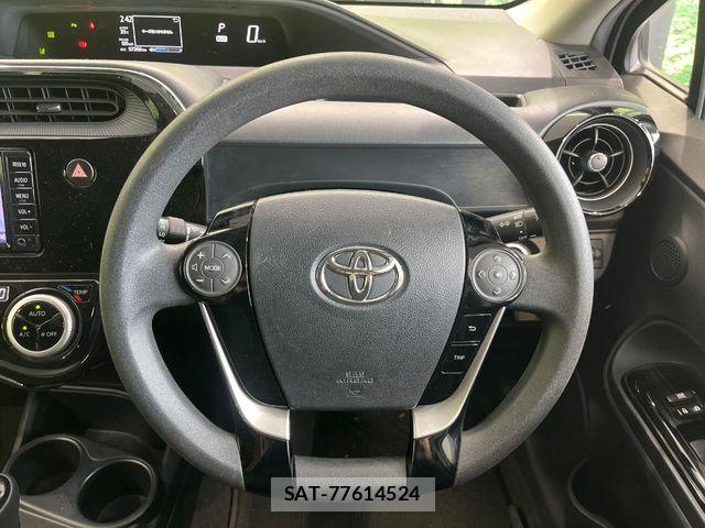 Toyota AQUA 2018-11 8740397-10