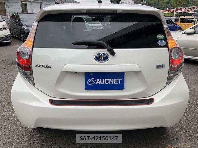 Toyota AQUA 2014-10 8740426-5