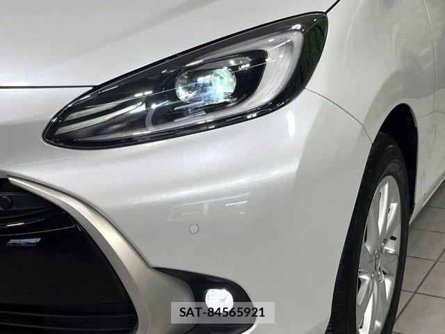 Toyota AQUA 2024-10 8740384-12