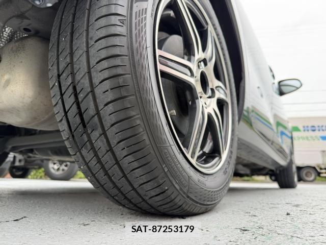 Toyota AQUA 2017-12 8779473-11