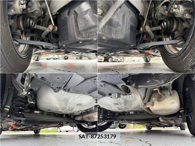 Toyota AQUA 2017-12 8779473-27