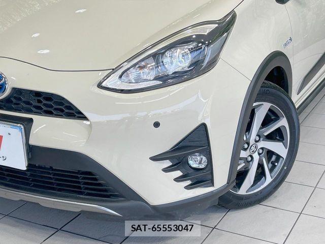 Toyota AQUA 2017-11 8779468-11