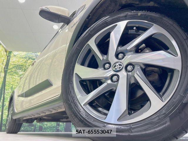 Toyota AQUA 2017-11 8779468-12