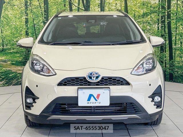 Toyota AQUA 2017-11 8779468-13