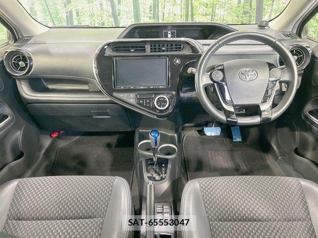 Toyota AQUA 2017-11 8779468-1