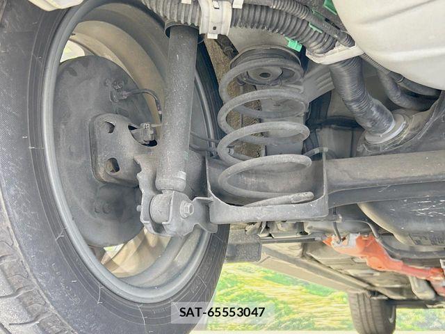 Toyota AQUA 2017-11 8779468-19