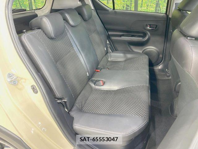 Toyota AQUA 2017-11 8779468-8