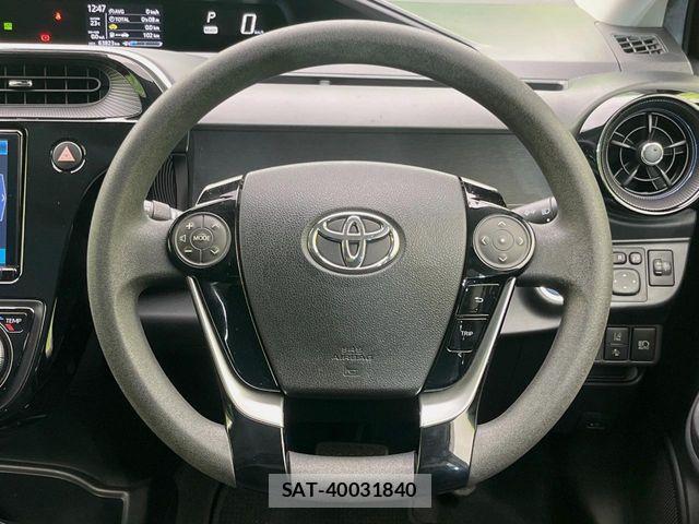 Toyota AQUA 2017-06 8779471-10