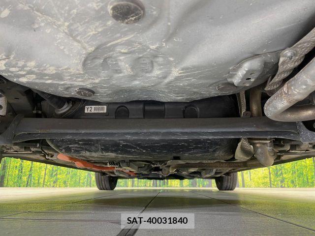 Toyota AQUA 2017-06 8779471-18