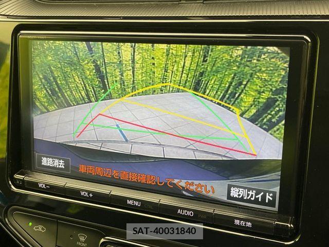 Toyota AQUA 2017-06 8779471-3