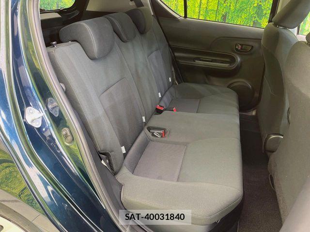 Toyota AQUA 2017-06 8779471-8
