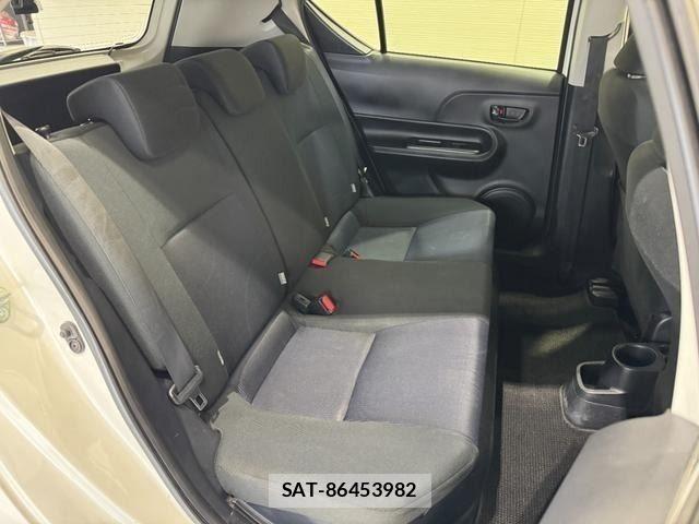 Toyota AQUA 2015-08 8779474-10