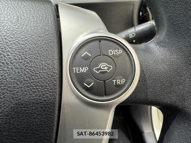 Toyota AQUA 2015-08 8779474-14
