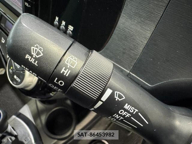 Toyota AQUA 2015-08 8779474-15
