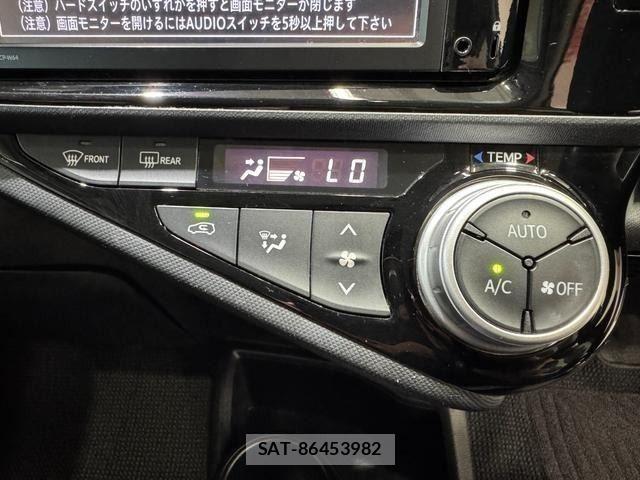 Toyota AQUA 2015-08 8779474-17