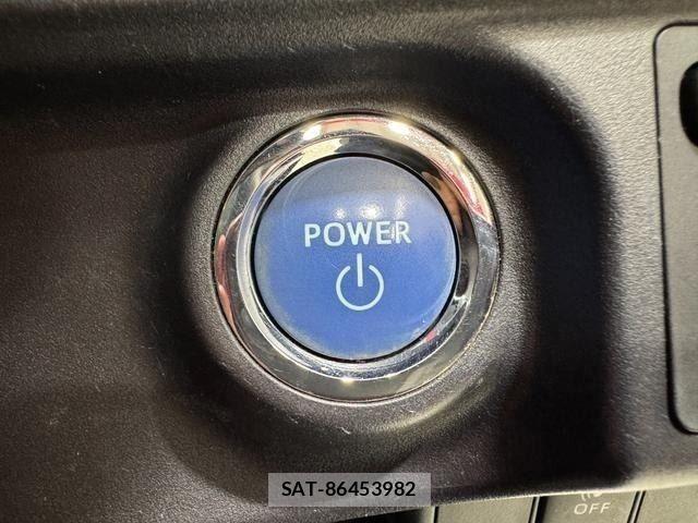 Toyota AQUA 2015-08 8779474-20