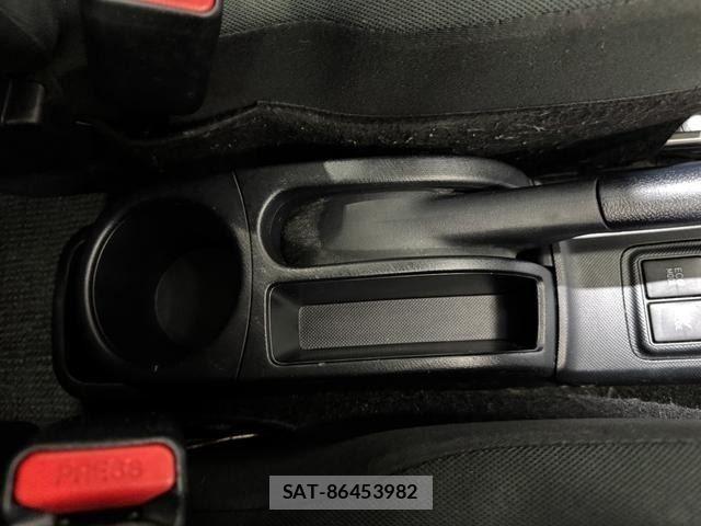 Toyota AQUA 2015-08 8779474-25