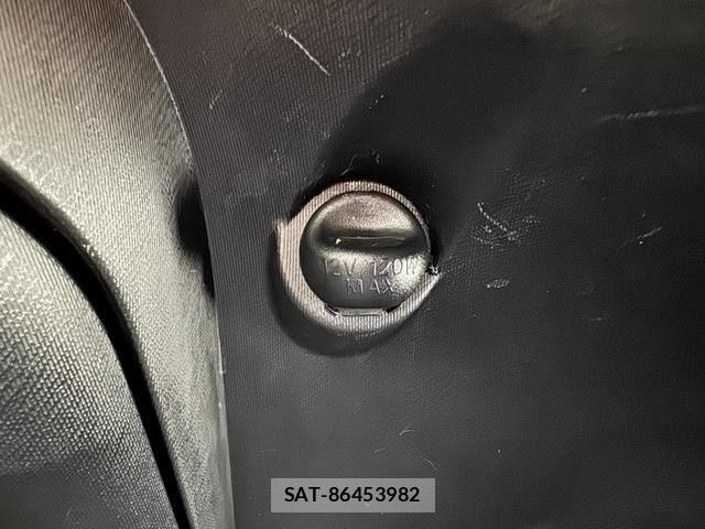 Toyota AQUA 2015-08 8779474-27