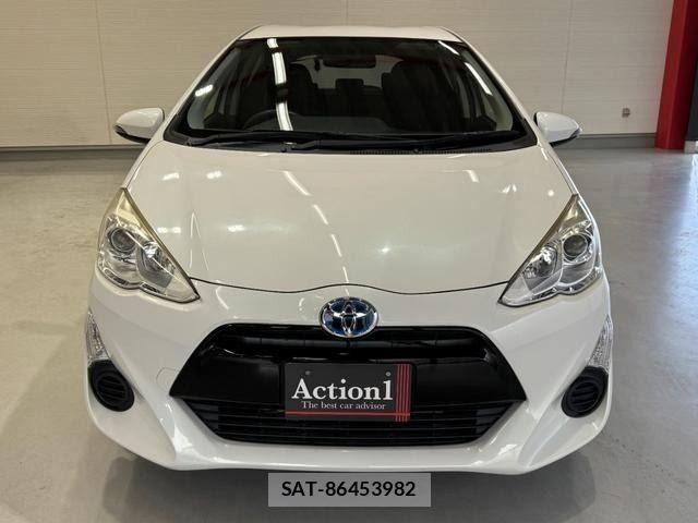 Toyota AQUA 2015-08 8779474-2