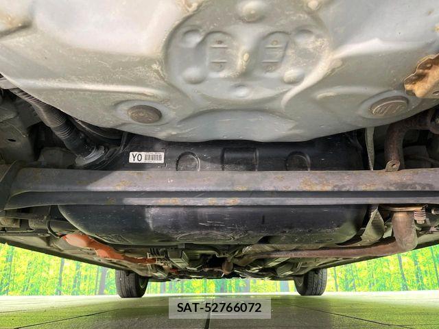 Toyota AQUA 2013-11 8779494-17