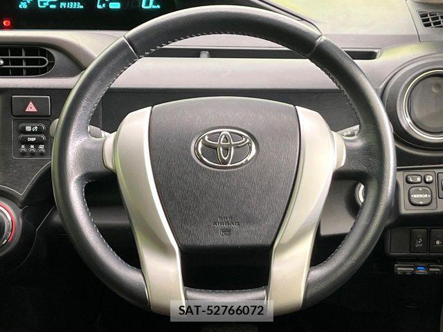 Toyota AQUA 2013-11 8779494-6