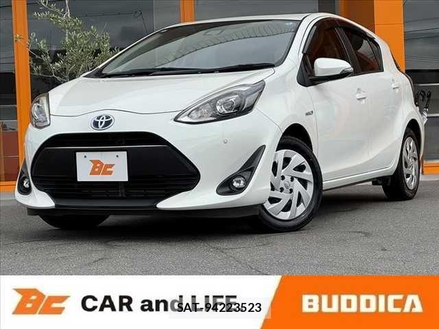 Toyota AQUA 2018-01 8779467-0