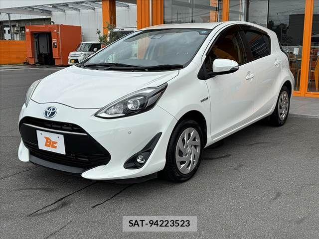 Toyota AQUA 2018-01 8779467-9