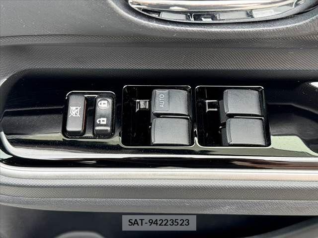 Toyota AQUA 2018-01 8779467-20