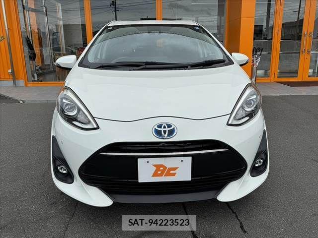 Toyota AQUA 2018-01 8779467-8