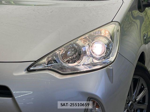 Toyota AQUA 2013-09 8779488-11