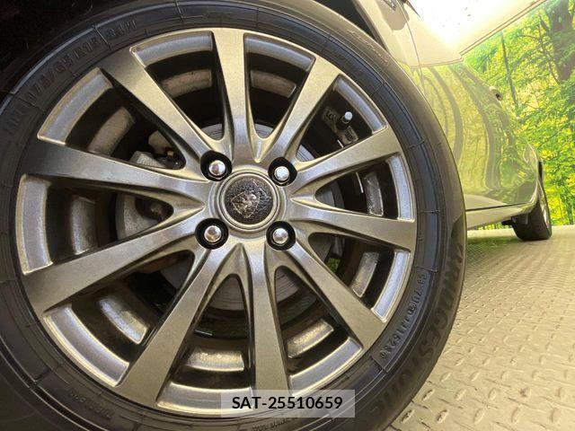 Toyota AQUA 2013-09 8779488-12