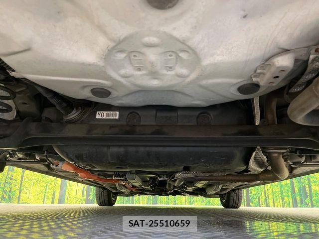 Toyota AQUA 2013-09 8779488-18