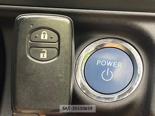 Toyota AQUA 2013-09 8779488-4