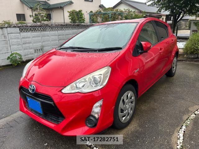 Toyota AQUA 2015-12 8779506-0