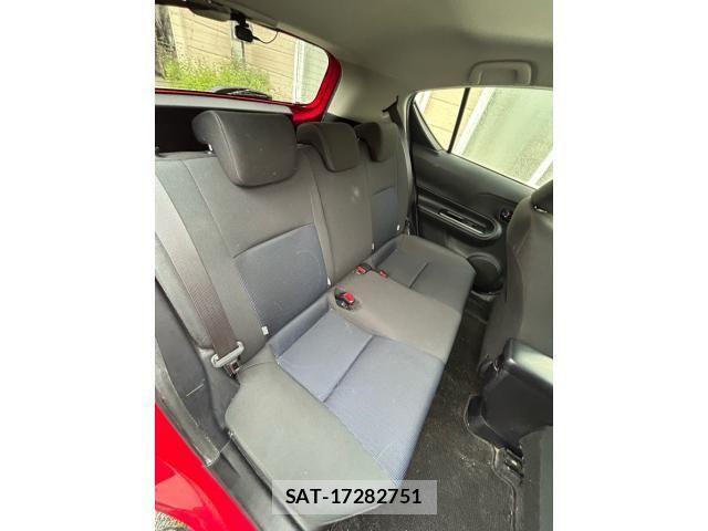 Toyota AQUA 2015-12 8779506-13