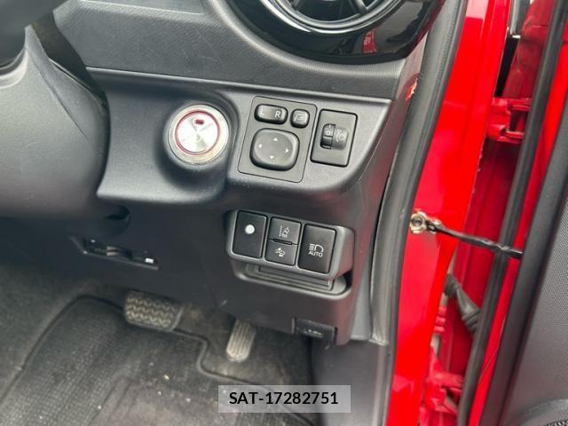 Toyota AQUA 2015-12 8779506-18
