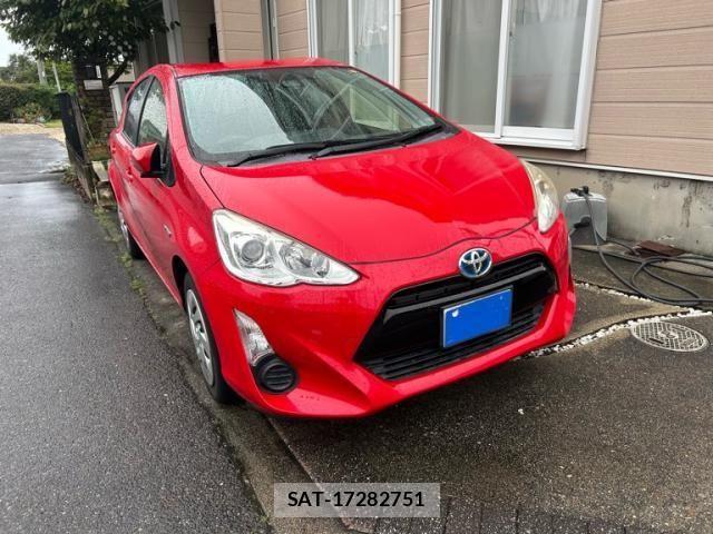 Toyota AQUA 2015-12 8779506-1