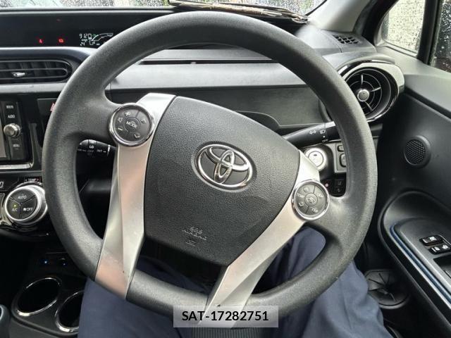 Toyota AQUA 2015-12 8779506-19