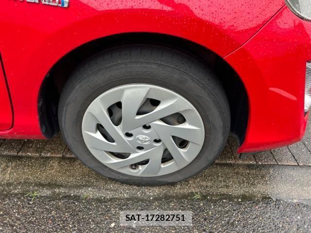 Toyota AQUA 2015-12 8779506-5