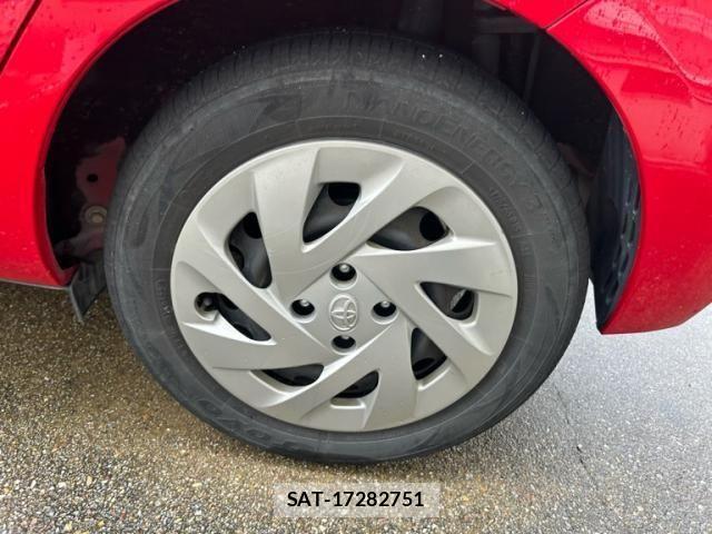 Toyota AQUA 2015-12 8779506-7