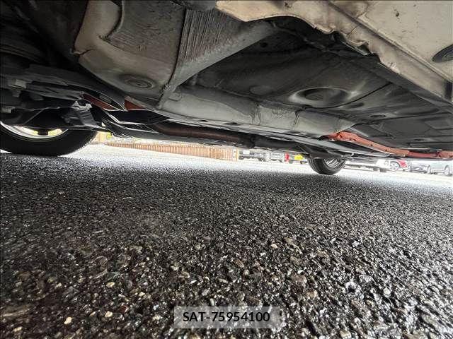 Toyota AQUA 2013-08 8779478-10