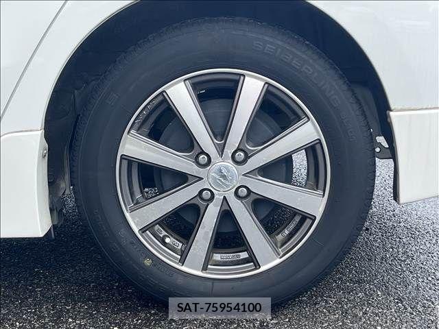 Toyota AQUA 2013-08 8779478-14