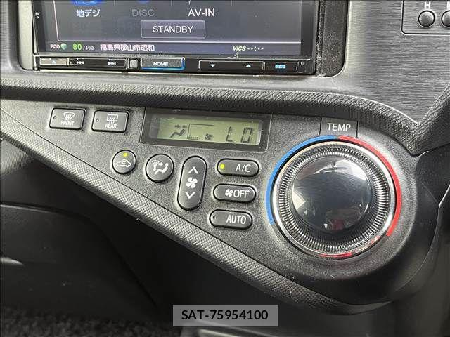 Toyota AQUA 2013-08 8779478-20