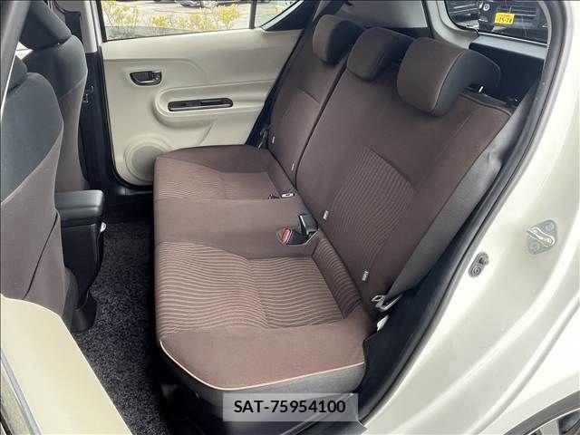 Toyota AQUA 2013-08 8779478-28